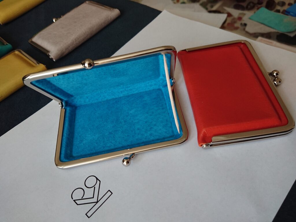 Visitenkartenetui stift etui stiftetui schreibgeräteetui bügeletuii klappbügel auro lederetui cardholder little gifts accessoire